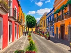 Familia es víctima se secuestro virtual en hotel de Puebla; exigían 300 mil pesos por ellos