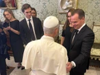 Olegario Vázquez Aldir se reúne con el Papa León XIV y lo invita a visitar México