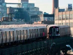 Tragedia en el metro de Nueva York: Dos niñas mueren mientras practicaban reto viral ‘subway surfing’