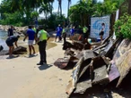 Voluntarios retiran basura de naufragios por Otis en Playa Honda, Acapulco