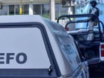 Abandonan dos cuerpos en camioneta tras balaceras en Petatlán