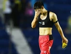 Gilberto Mora recibe novatada en Xolos