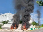 Destruyen normalistas oficinas del Palacio de Justicia de Iguala