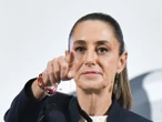 Cónsules están sujetos a revisión, sobre todo los de EU: Sheinbaum