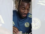 "Ah cabr*n", Allan Saint-Maximin reacciona a los tacos