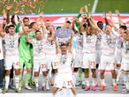 El Bayern celebra con su gente; adiós a Müller