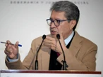 Monreal llama a Gutiérrez Luna a explicar lujos y excesos
