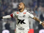 Neymar explota tras ser llamado 'mercenario' por un aficionado