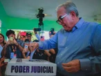 Rubén Rocha ejerce su derecho al voto en histórica jornada electoral sin contratiempos