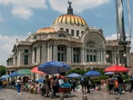 Comercio informal en el Centro Histórico debe ser reordenado: Sheinbaum
