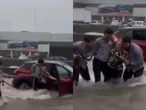 VIDEO | Rescatan a abuelita, quedó atrapada en camioneta por inundación