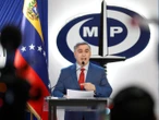 'Me dieron comida podrida': así fue el encierro de venezolanos en megacárcel de Bukele