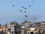 Un hombre muere por paquete aéreo de ayuda humanitaria mal lanzado en Gaza