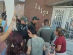 Mujer que tenía a perritos muriendo de hambre en SLP está detenida | VIDEO