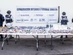 Aseguran armas blancas, celulares, drogas y dinero durante operativo en penal de Sinaloa