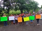 Pobladores bloquean acceso a granja avícola por malos olores