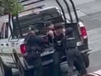 Captan a policías deteniendo a la fuerza a un joven que pedía dinero en Córdoba, Veracruz | VIDEO