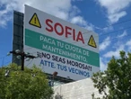 ¡Sofía paga tu cuota! Vecinos exhiben a mujer por deudora