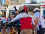 En plena vacación, turista sufre aparatoso accidente en playa de Acapulco