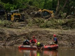 Suman más de 108 muertos por fuertes inundaciones en Texas; continúan búsquedas
