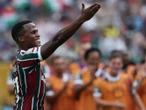 Fluminense remonta y roba liderato a Borussia Dortmund