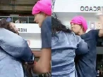 Extranjera agrede a joven por cantar regional mexicano en una plaza de Guadalajara | VIDEO