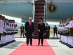 Trump llega a Malasia y prepara encuentro con Xi para negociar paz comercial