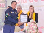 Evelyn Salgado festeja a las y los bomberos de Guerrero 
