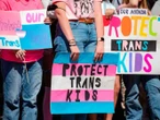 Trump da ultimátum a escuelas por políticas trans; 10 días o enfrentar sanciones