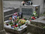 En allanamiento por fraude hallan busto de la tumba de Jim Morrison
