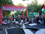 VIDEO: Protestas propalestinas provocan final caótico en la Vuelta a España 2025