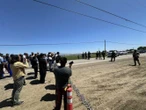 Agentes del ICE realizan redada migratoria en una granja de California 
