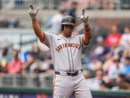 Devers y Verlander brillan en victoria de Gigantes sobre Bravos