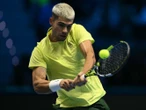 Carlos Alcaraz inicia firme en las Finales ATP 2025