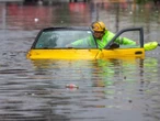 Inundaciones y árboles caídos tras fuerte lluvia en Guadalajara 