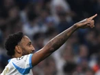 Aubameyang marcó póker y se fue expulsado