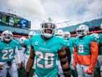 VIDEO: Se burlan de los Delfines por tacklear a su propio QB