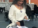 Emite su voto Luz María Zarza Delgado, candidata a ministra de la SCJN