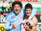 Guillermo Ochoa evita su cuarto descenso en Europa