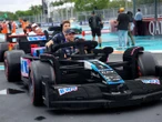 Piloto de F1 pide el ‘cese del acoso’