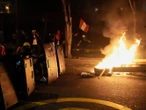 Un muerto y 100 heridos en protesta masiva tras instalarse nuevo gobierno en Perú