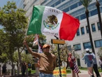 La bandera de México, manzana de la discordia en las protestas de Los Ángeles