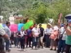 Pobladores de Hidalgo retienen a alcaldesa por recursos para su fiesta patronal
