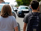 Madre entrega a su hijo para que enfrente la justicia tras un homicidio en León