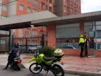 Niña de tres años muere tras caer del décimo piso en Bogotá; estaba sola en casa