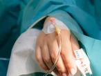 Mujer con muerte cerebral sigue conectada por embarazo y ley antiaborto