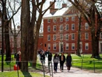 Trump acusa a Harvard de retrasar la entrega de información sobre estudiantes extranjeros