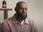 Demandan a LeBron James por presunta estafa en un anuncio publicitario