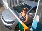 Surge ‘Lady gato muerto de hambre’ tras insultar a vigilante en fraccionamiento de Puebla