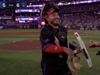 ¡Increíble! Alejandro Kirk pega jonrón, hit y se roba su primera base